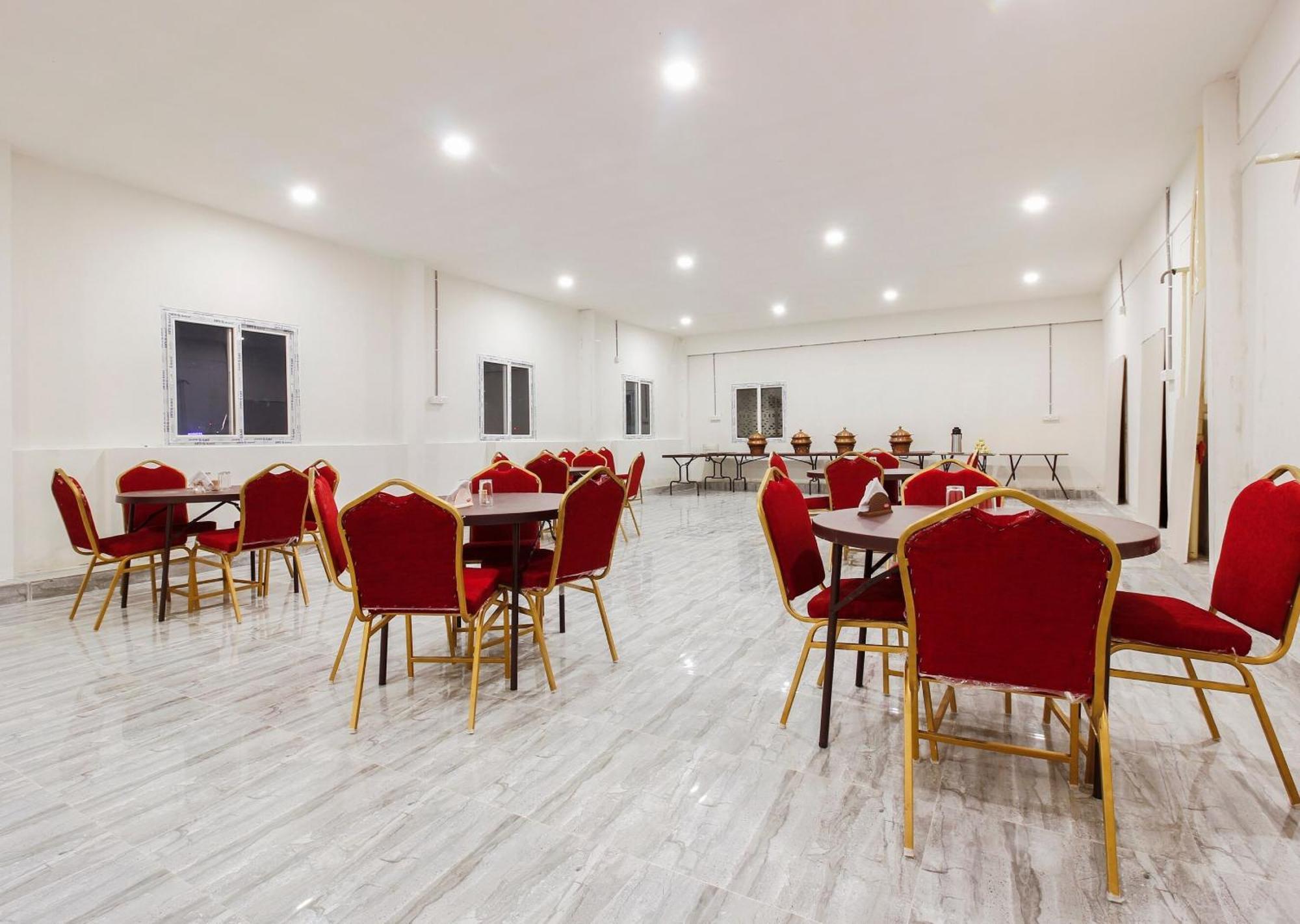 Capital O Che Sigma Hotel Sururnagar Exterior photo