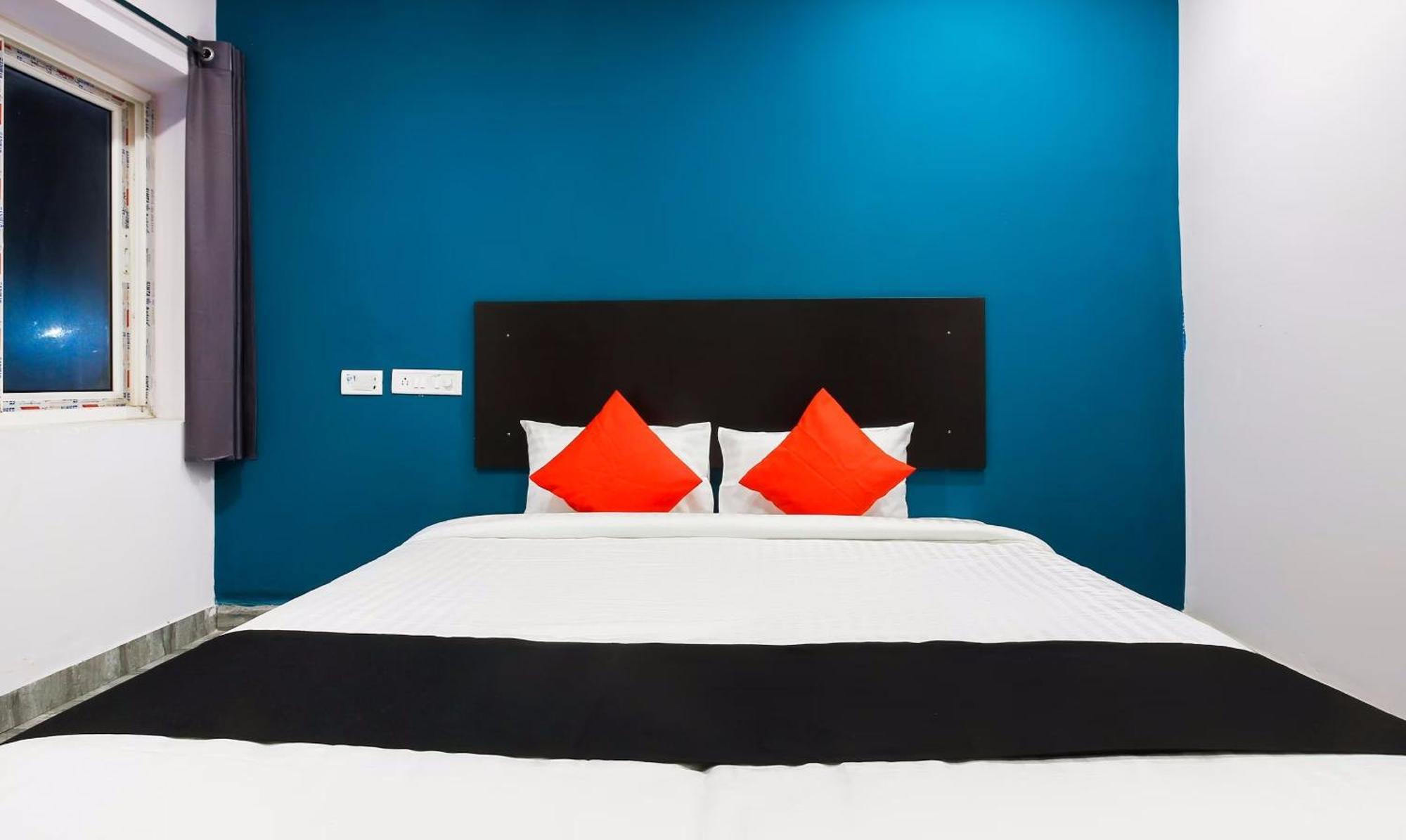 Capital O Che Sigma Hotel Sururnagar Exterior photo