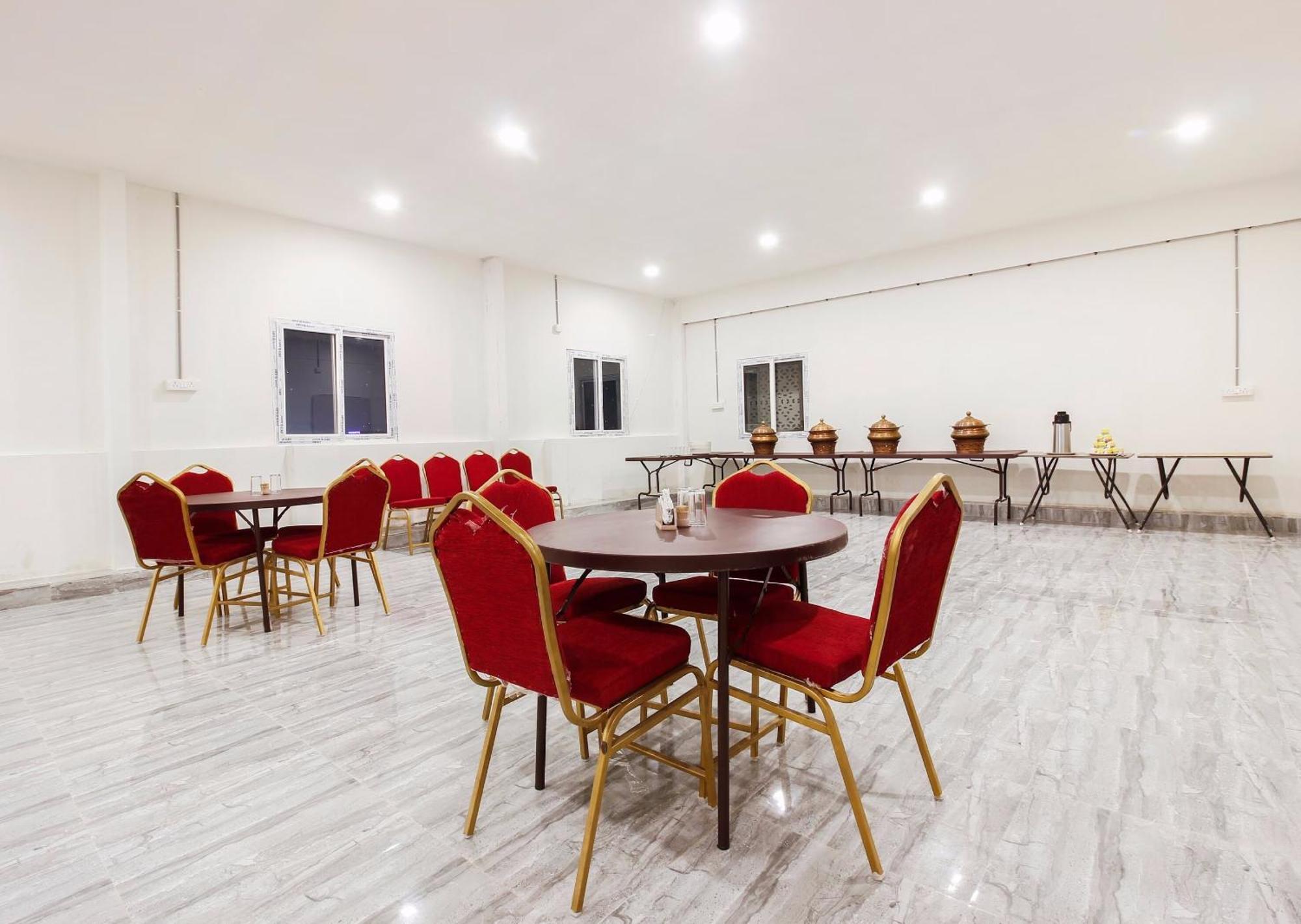 Capital O Che Sigma Hotel Sururnagar Exterior photo